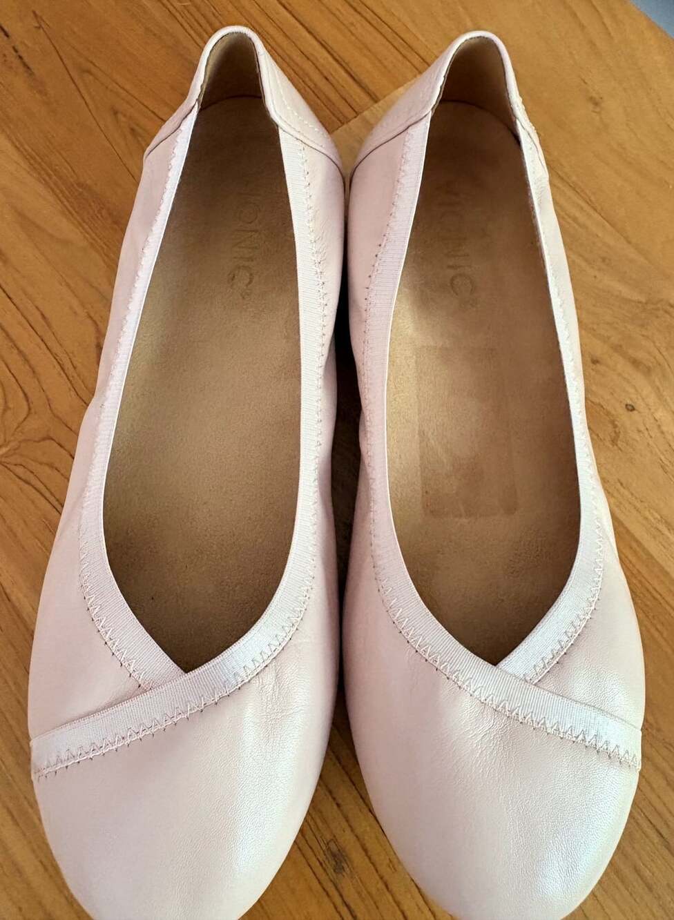 Vionic Caroll Ballet Flat Pink Leather Slip On Casual Flats Ladies Size 8